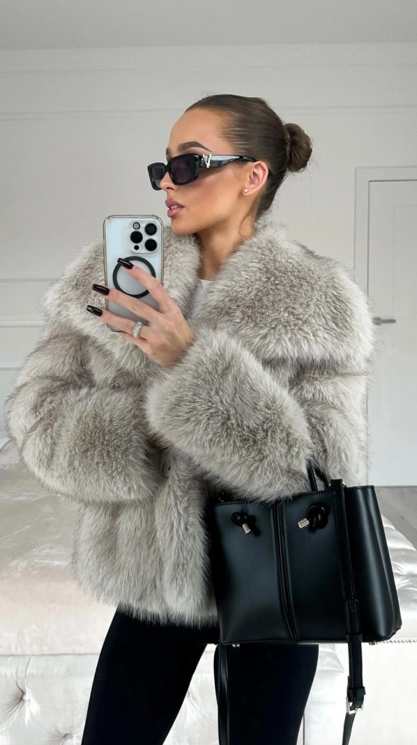 Mary | Luxurious Fluffy Jacket